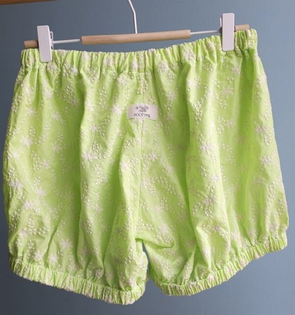 SHORTY FEMME EN BRODERIE VERTE A FLEURS