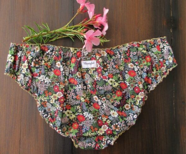 culotte femme fleurie à froufrous