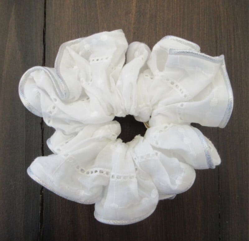maxi chouchou en dentelle blanche