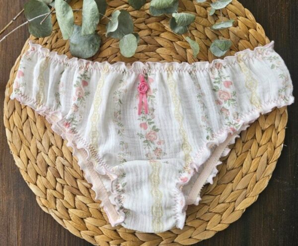 culotte brésilienne femme à fleurs