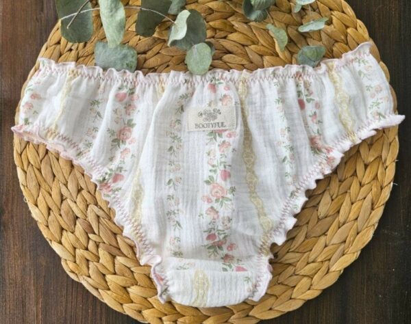culotte brésilienne femme à fleurs