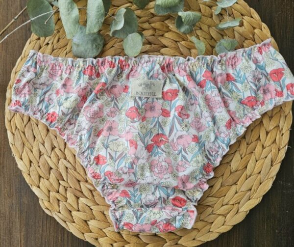 culotte brésilienne à fleurs
