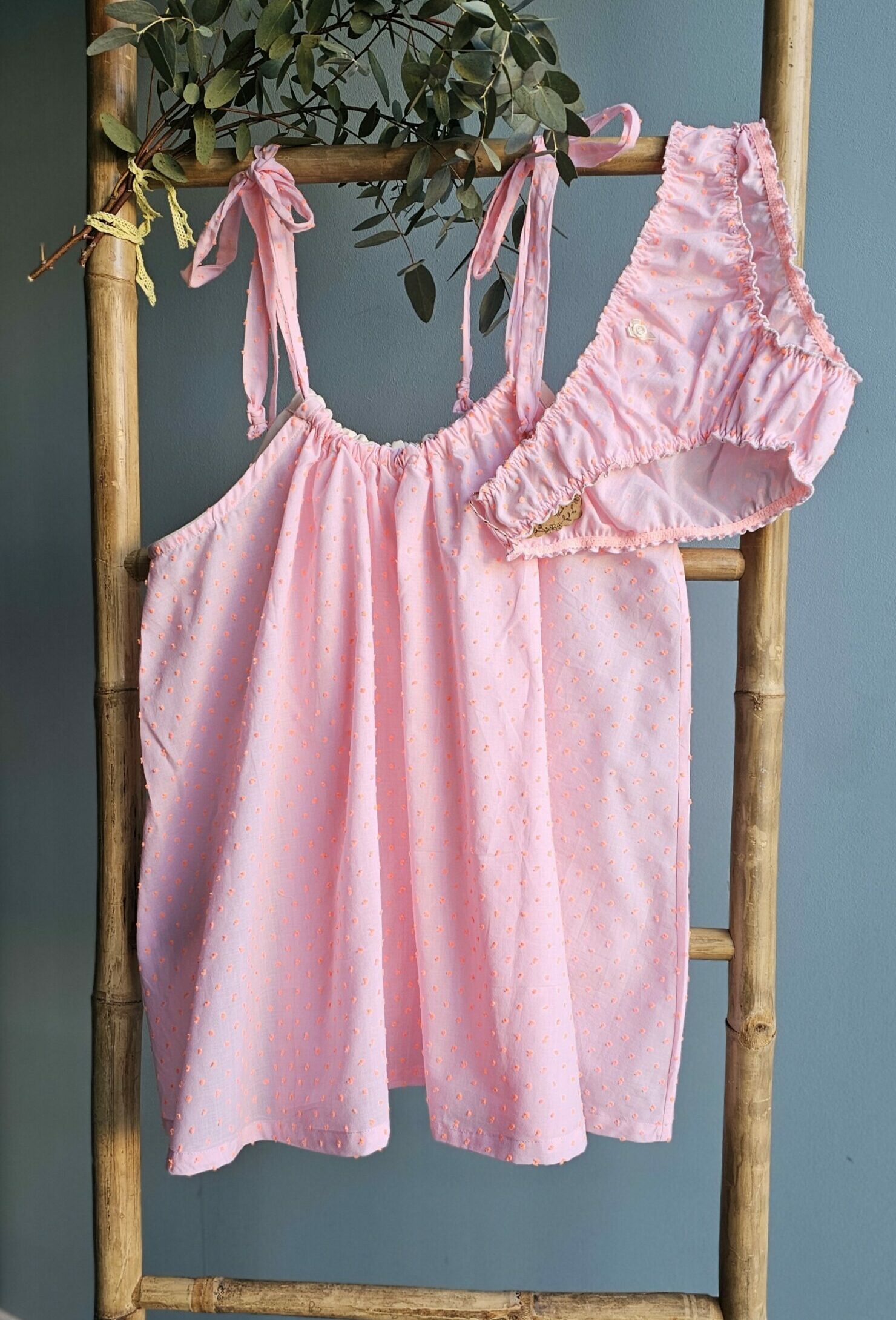 Ensemble lingerie femme en plumetis de coton rose