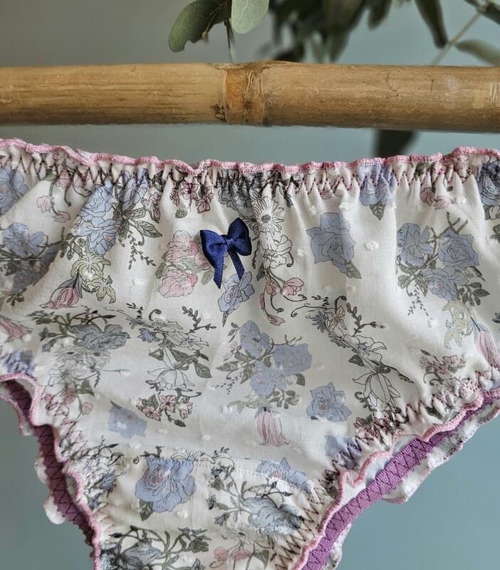 culotte femme à fleurs et plumetis