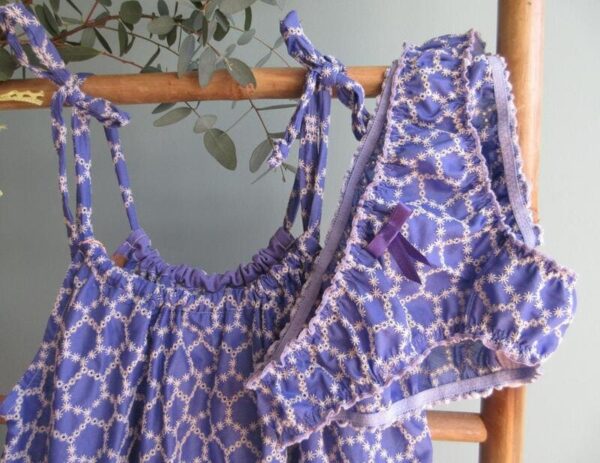ensemble lingerie top et culotte en broderie parme