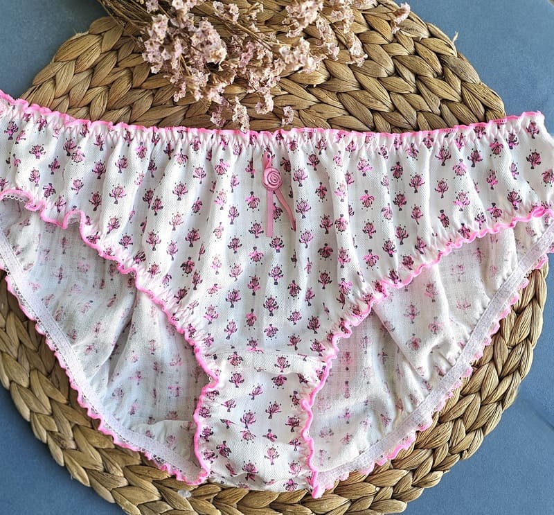 culotte femme à froufrous fleurie