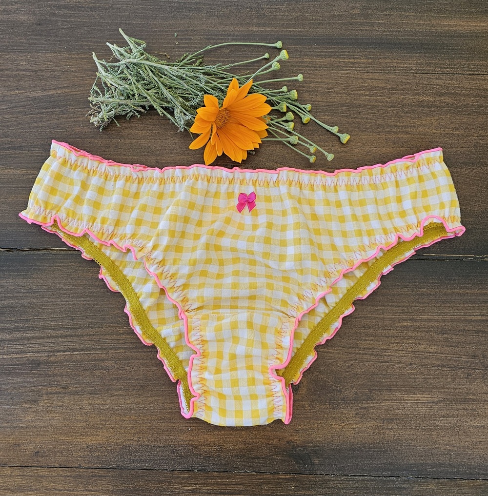 culotte à froufrous brésilienne femme en vichy jaune