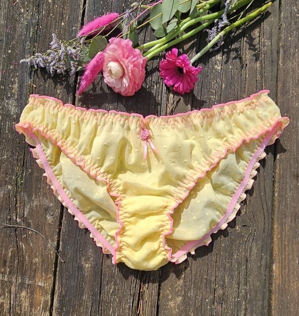 culotte femme en plumetis jaune