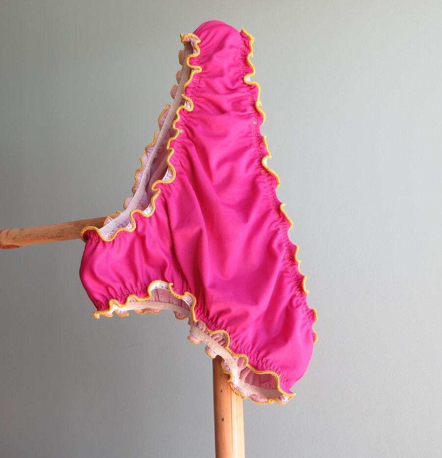 bas de maillot brésilien rose foncé