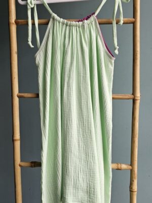 Robe en gaze de coton vert amande